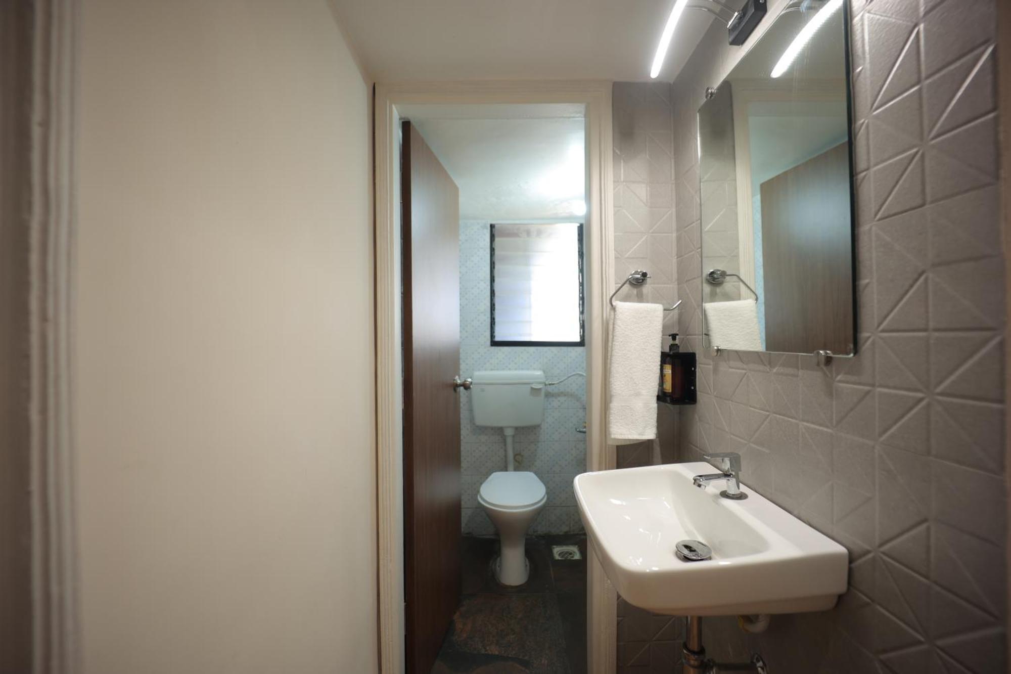 The Byke Studio Pure Veg Apartment, ثين المظهر الخارجي الصورة