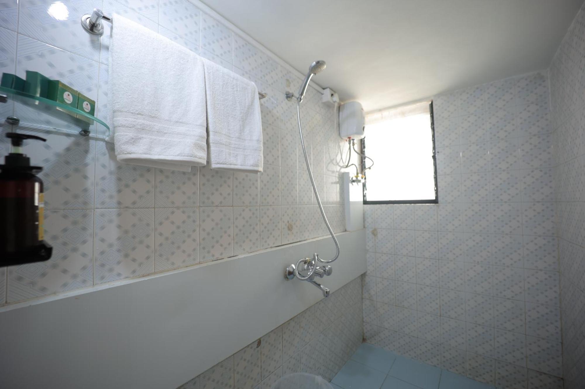 The Byke Studio Pure Veg Apartment, ثين المظهر الخارجي الصورة
